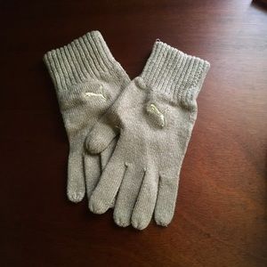 Puma gold glove and scarf set